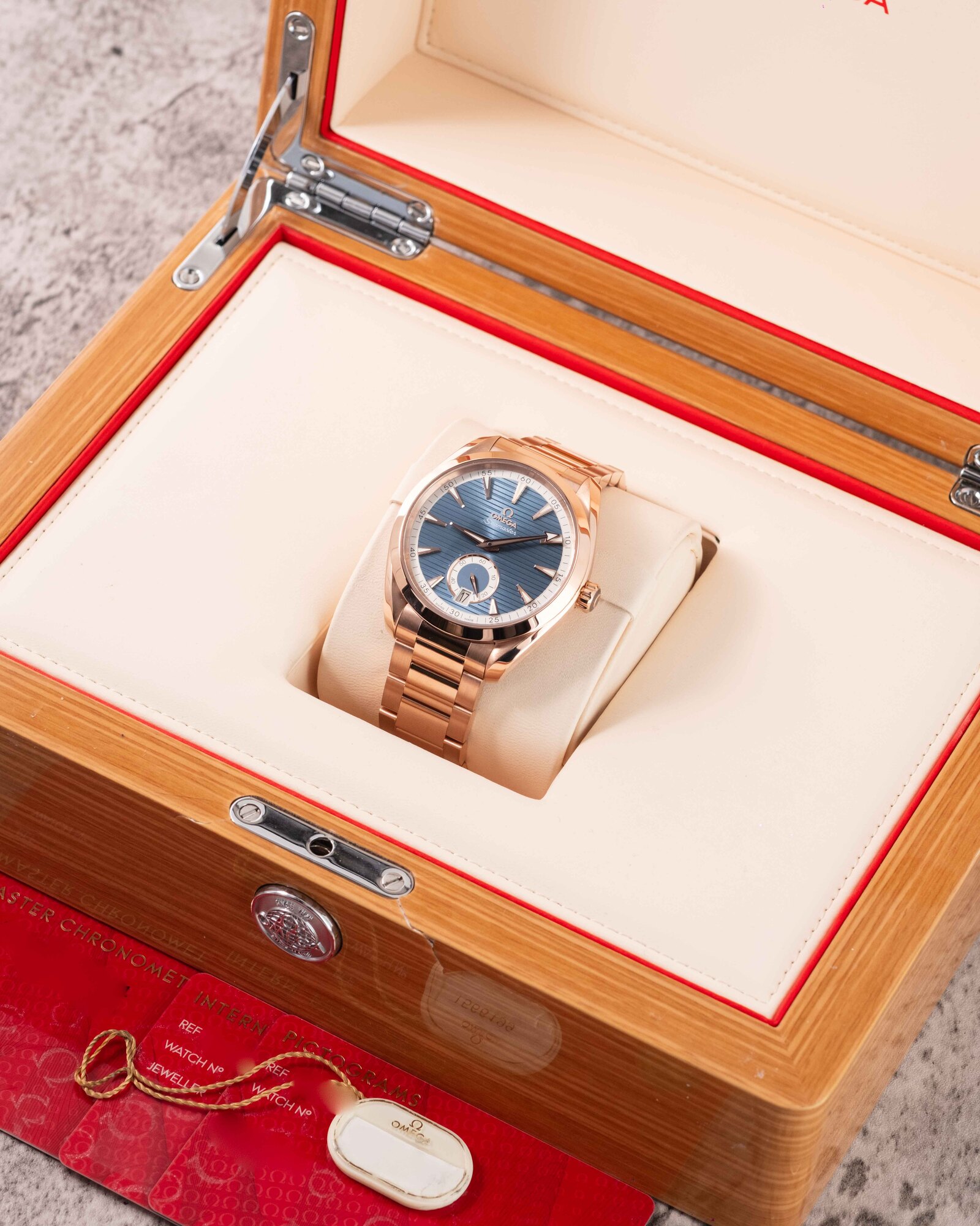 Omega Seamaster Aqua Terra 220.50.41.21.03.001 2020 thumbnail 2