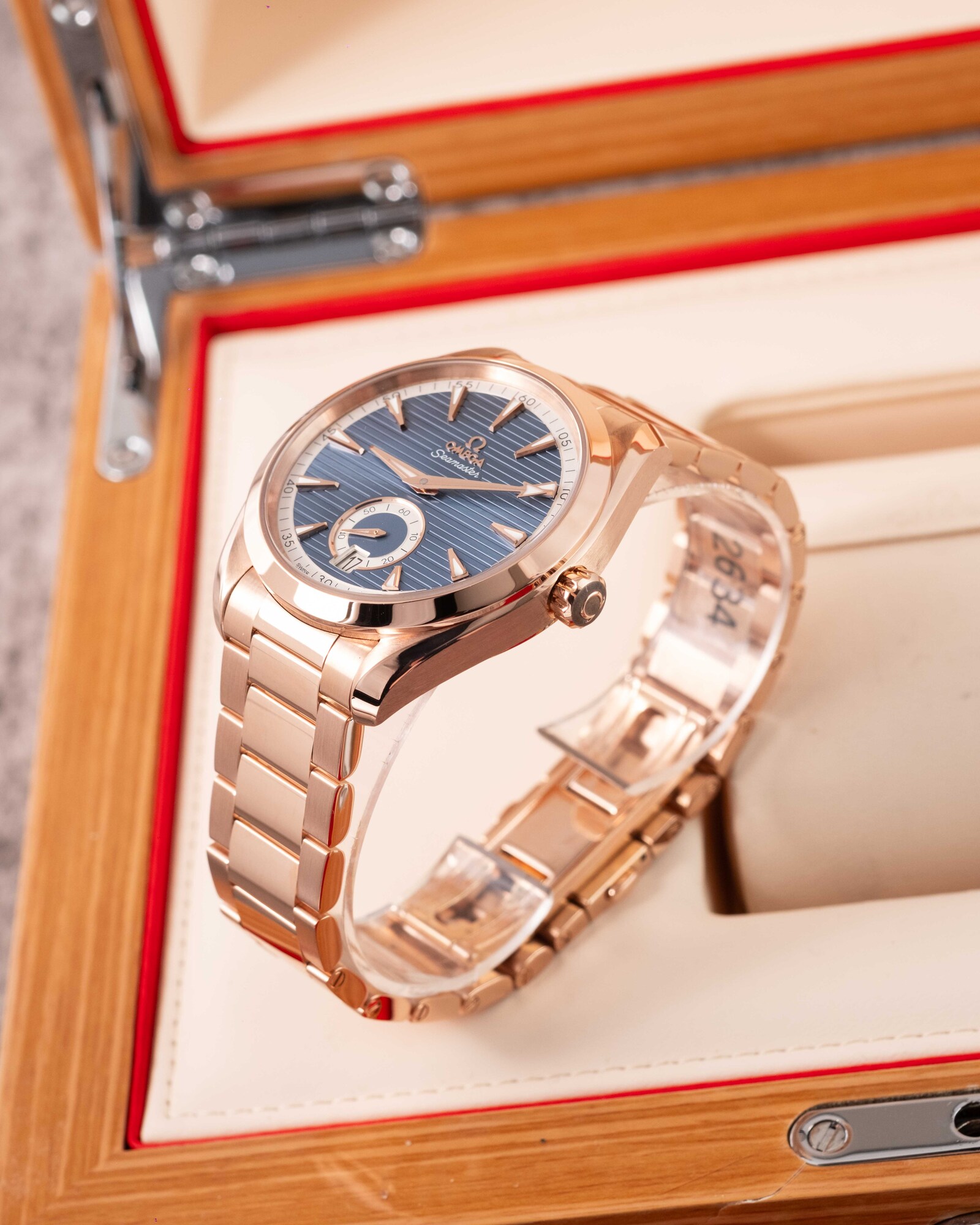 Omega Seamaster Aqua Terra 220.50.41.21.03.001 2020 thumbnail 3