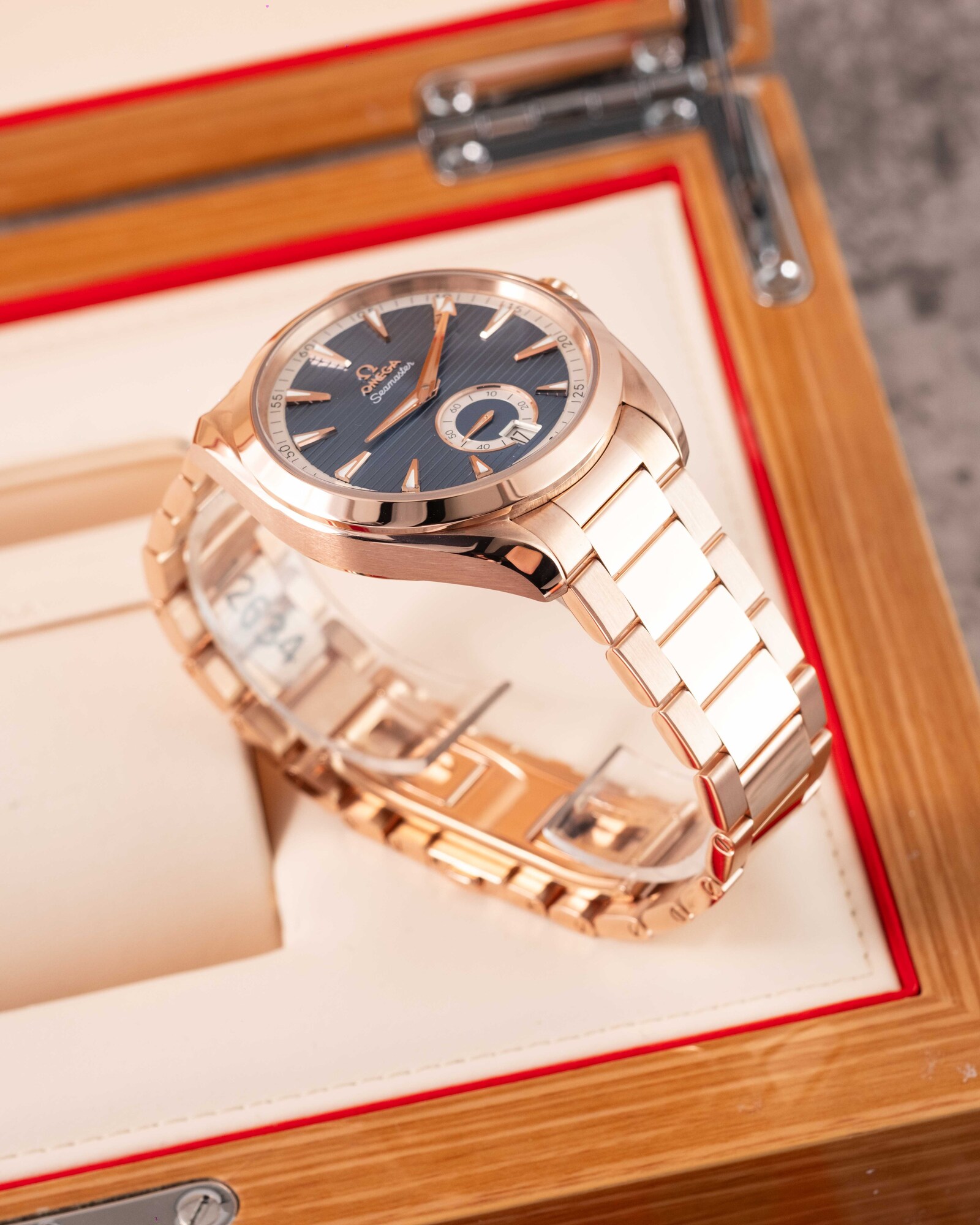 Omega Seamaster Aqua Terra 220.50.41.21.03.001 2020 thumbnail 4