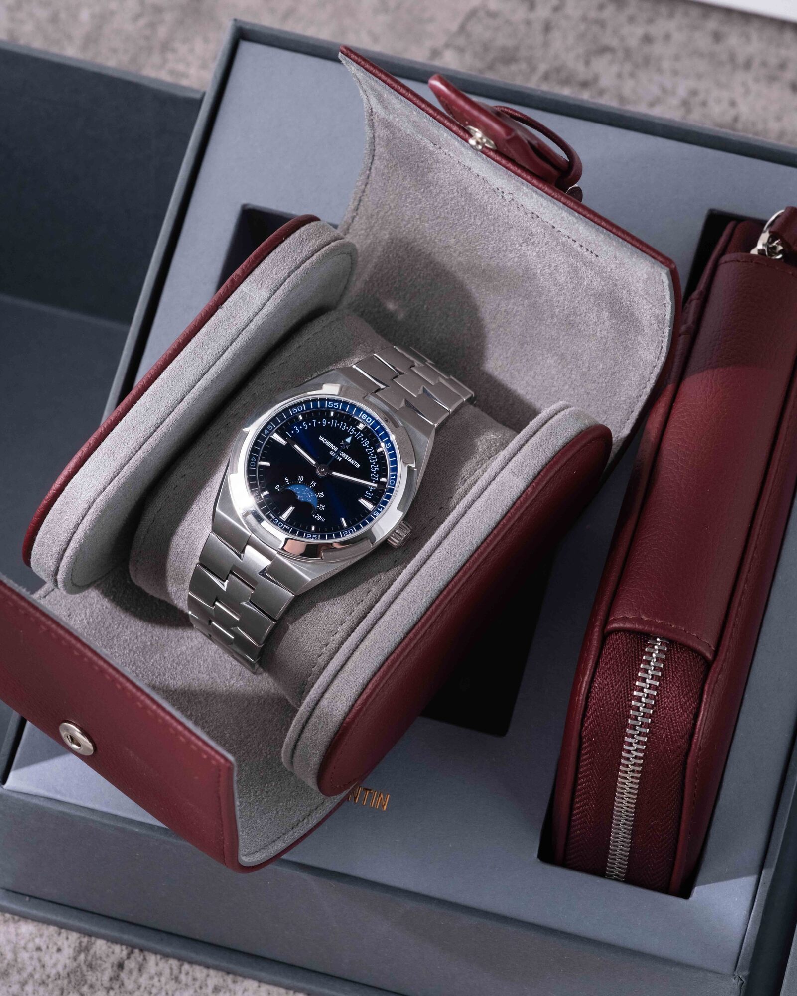 Vacheron Constantin Overseas 4000V210A-B911 2025 thumbnail 2