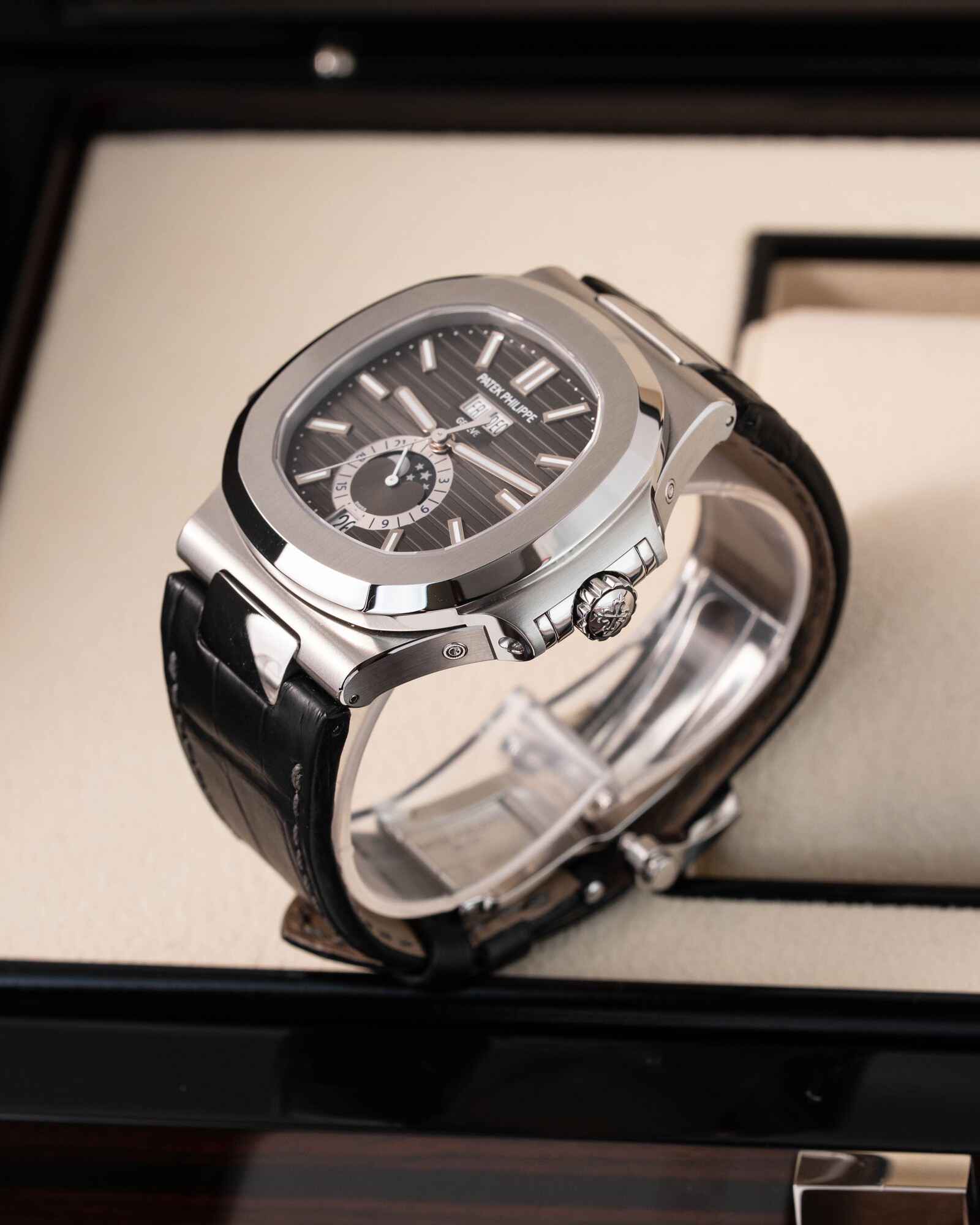 Patek Philippe Nautilus 5726A-001 2025 thumbnail 3