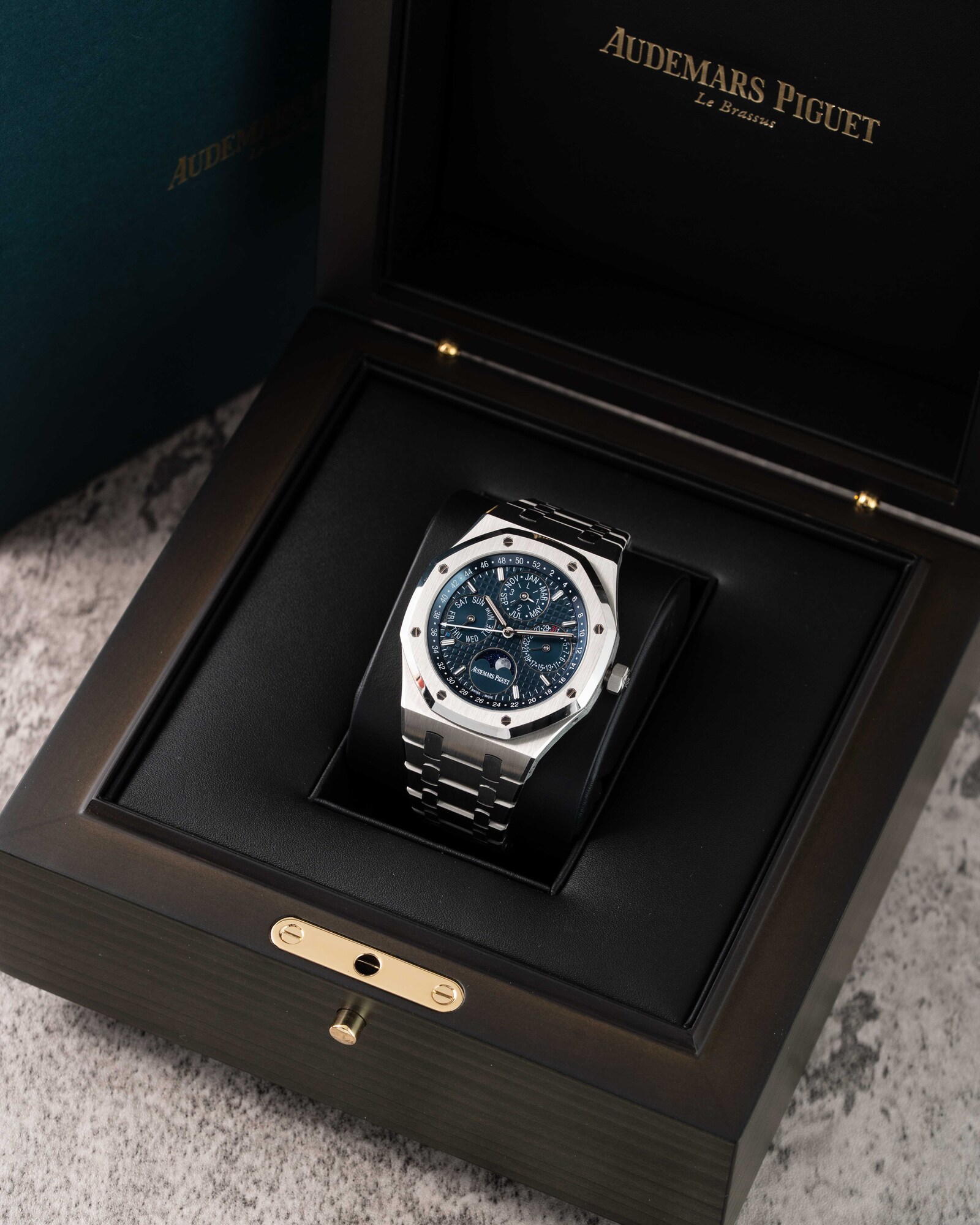 Audemars Piguet Royal Oak Perpetual Calendar 26574ST.OO.1220ST.02 2018 thumbnail 2