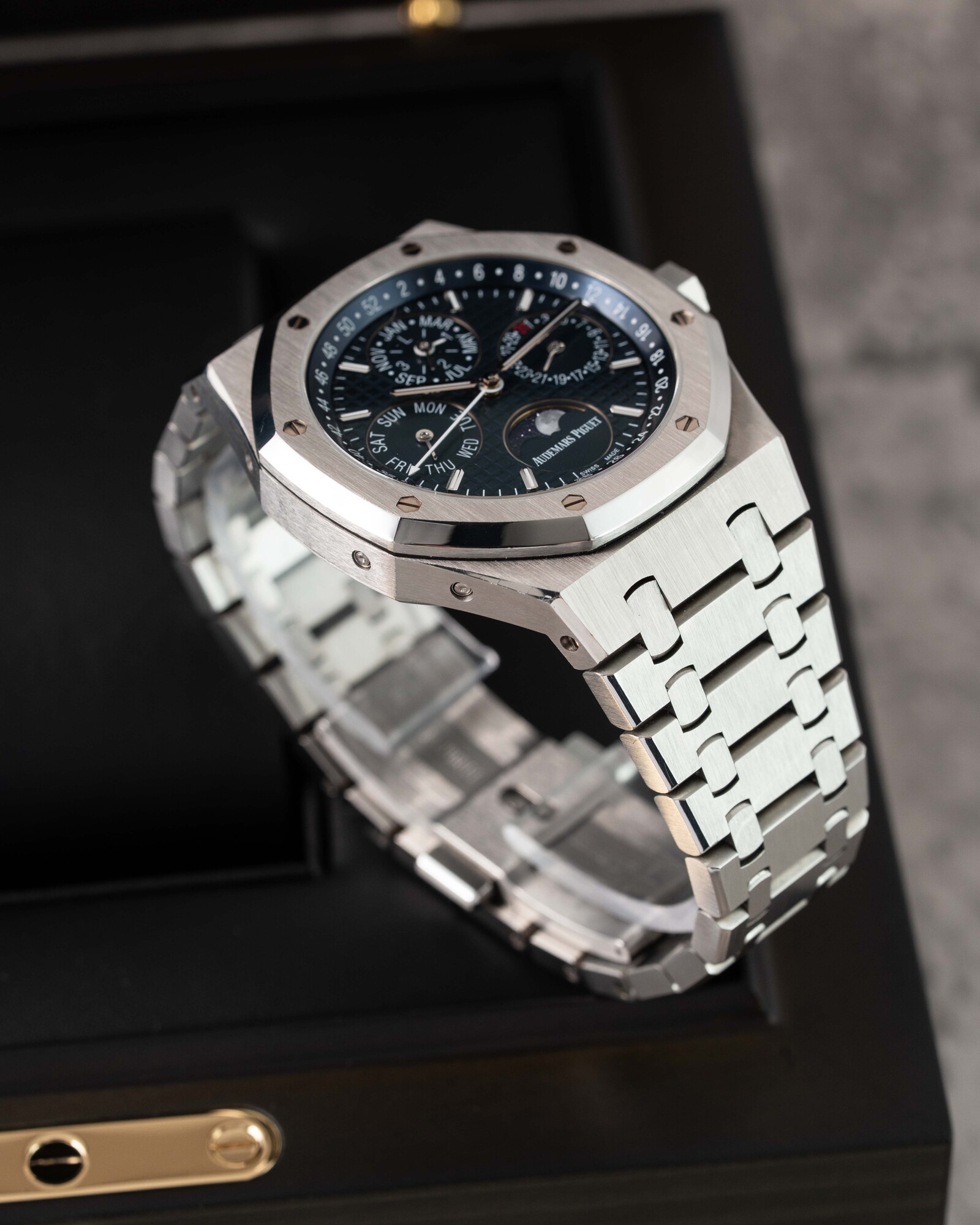 Audemars Piguet Royal Oak Perpetual Calendar 26574ST.OO.1220ST.02 2018 thumbnail 4