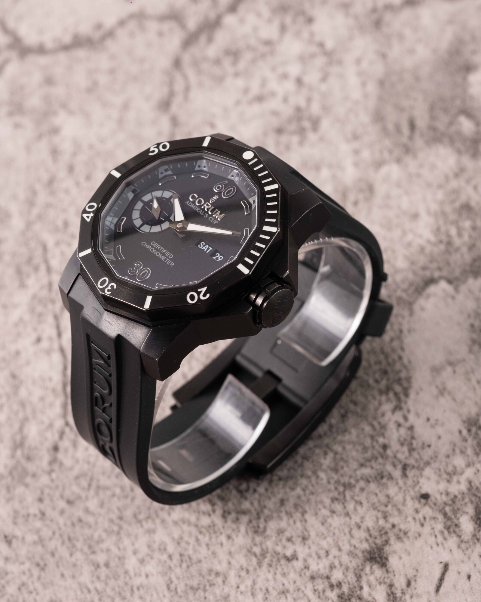 Corum Admiral Cup Deep Hull 01.0076 thumbnail 3