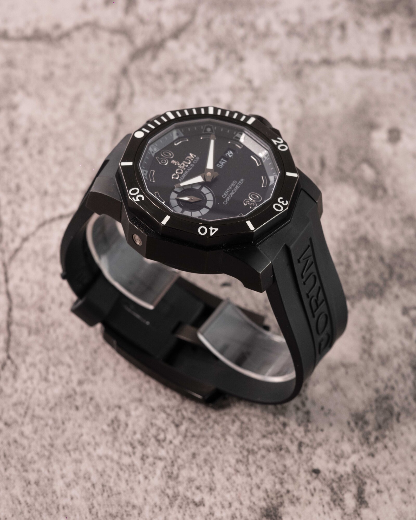 Corum Admiral Cup Deep Hull 01.0076 thumbnail 4