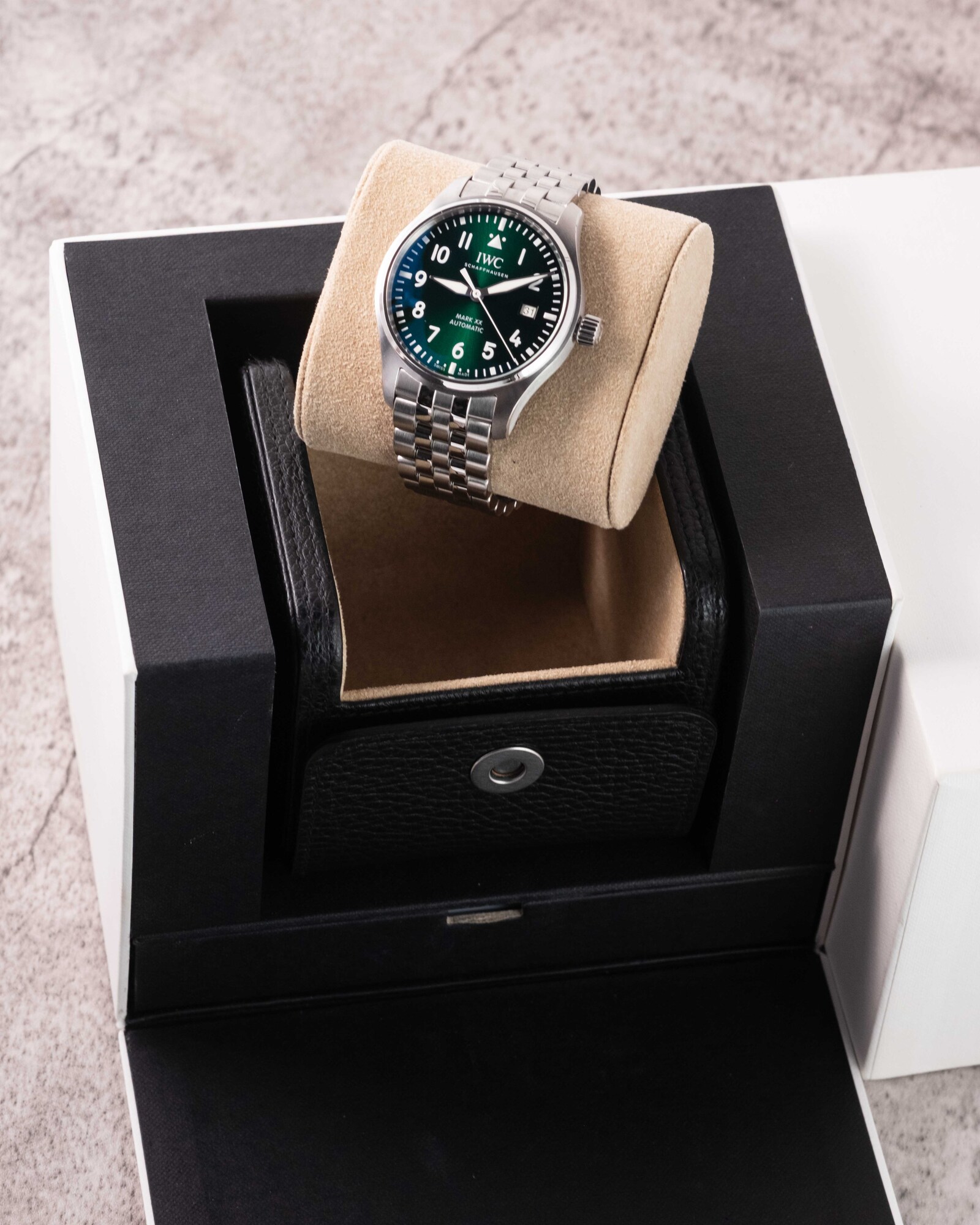 IWC Pilot Mark IW328206 2025 thumbnail 2